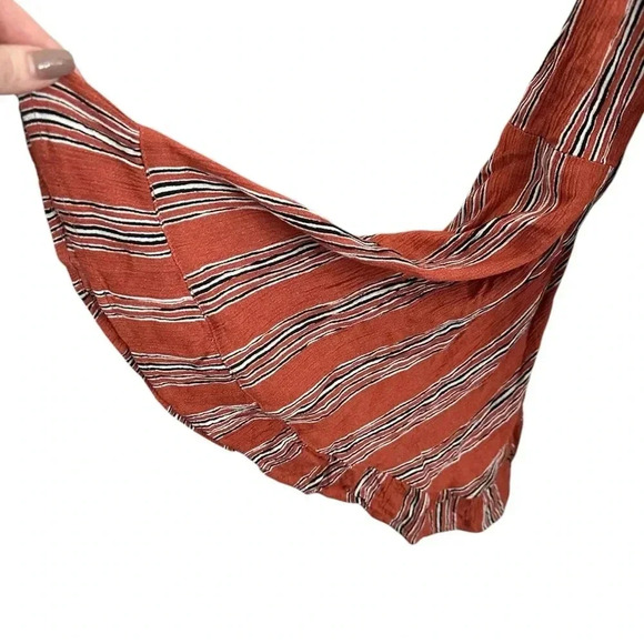 Altar’d State bell sleeve crop top - Picture 3 of 4